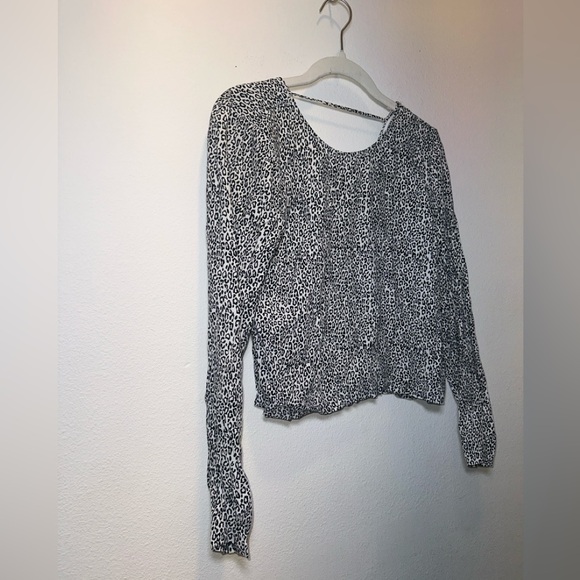 & Other Stories White and Black Cheetah Long Sleeve Open Back Blouse Size 4 - Picture 4 of 9
